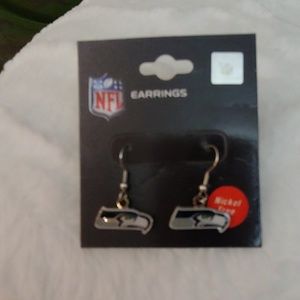 Seahawks Fans... Twelve Player earrings